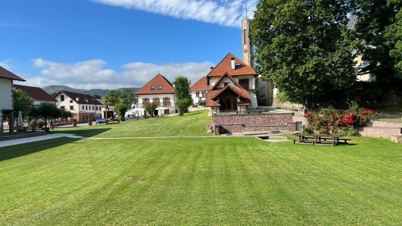 Casa Rural Roncesvalles Espinal-Auzperri エクステリア 写真