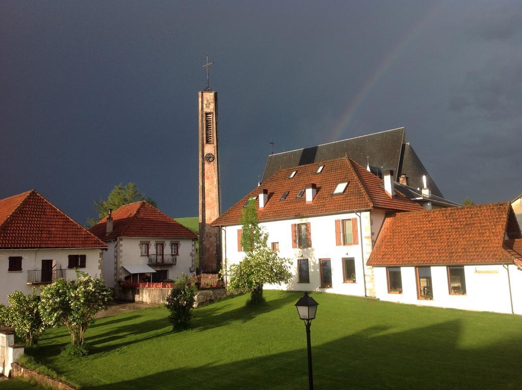 Casa Rural Roncesvalles Espinal-Auzperri エクステリア 写真